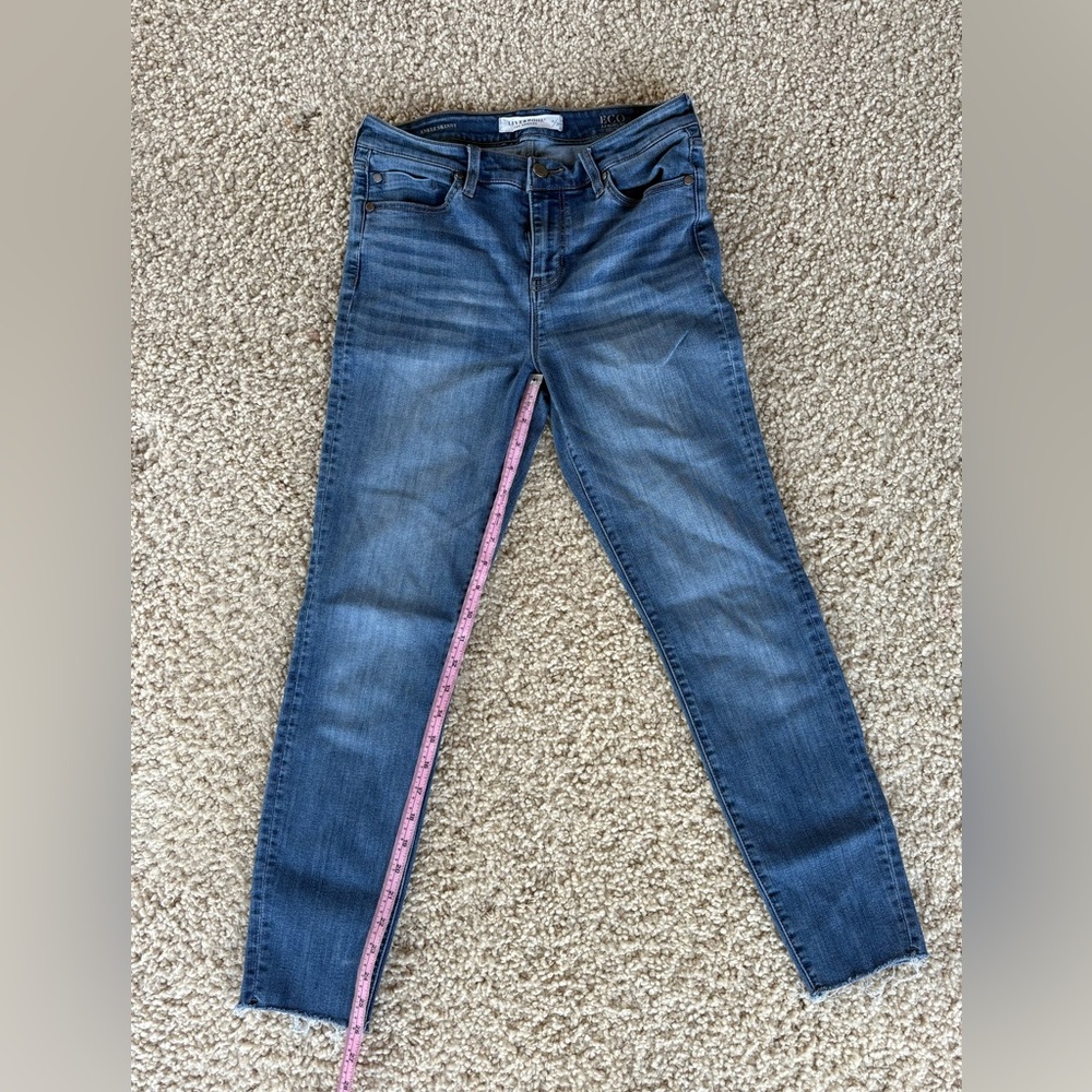 Liverpool Women's “ankle skinny” cutoff jeans.